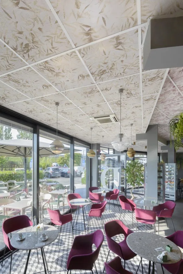 Hojas de bambú doradas